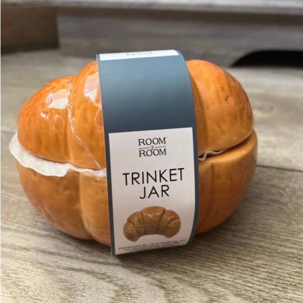 COPY - Viral Croissant 🥐 Trinket Box from five below! - Picture 5 of 7
